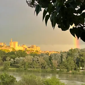 Hébergement de vacances Charmante Petite Maison Avec Vue Panoramique, En Centre Historique, Proche D'avignon, Ancienne, Renovee, Climatisee, Terrasse, Parking Public Gratuit, Villeneuve-lès-Avignon
