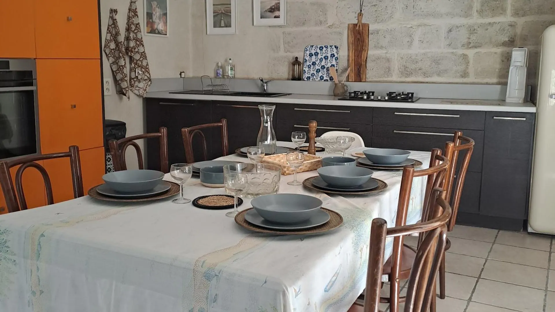 Loft Avec Patio Villeuve Avignon Villeneuve-les-Avignon Apartment